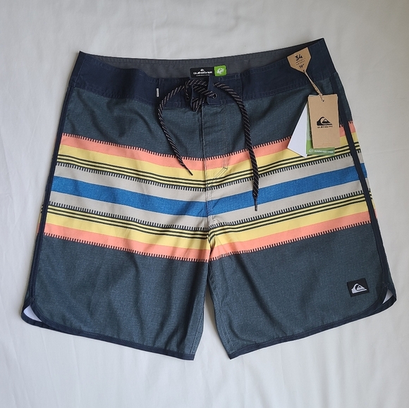 NWT Quiksilver Striped Board Shorts - Picture 4 of 7